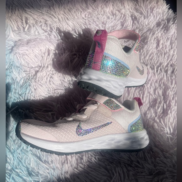 Custom Nikes - Picture 5 of 17